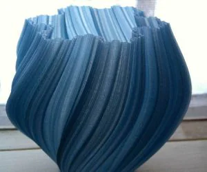 Yet More Twisting Kochflake Vases 3D Models