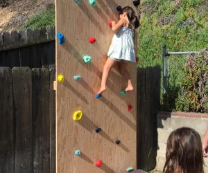 Kid Rock Wall Holds 3D Models
