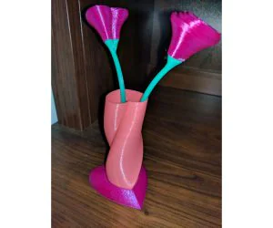 Heart Vase With Heart Support 3D Models