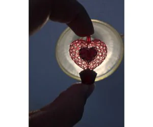 Voronoi Heart Pendant With Cupcake Base 3D Models